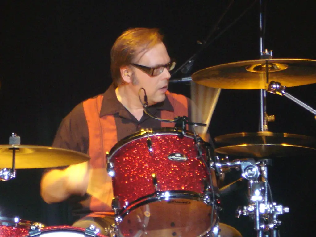 An Interview with Dennis Diken of The Smithereens