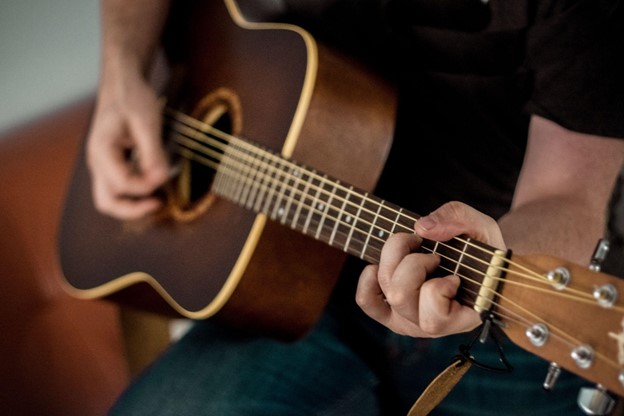 A Beginner’s Guide to Buying a Secondhand Guitar