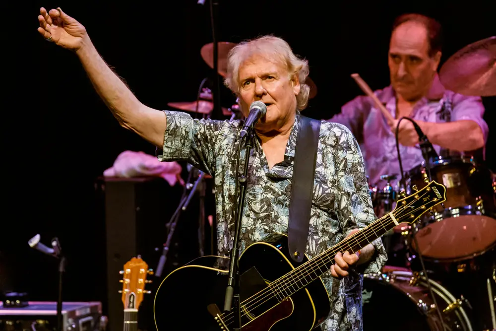 An Interview with Dave Cousins of Strawbs