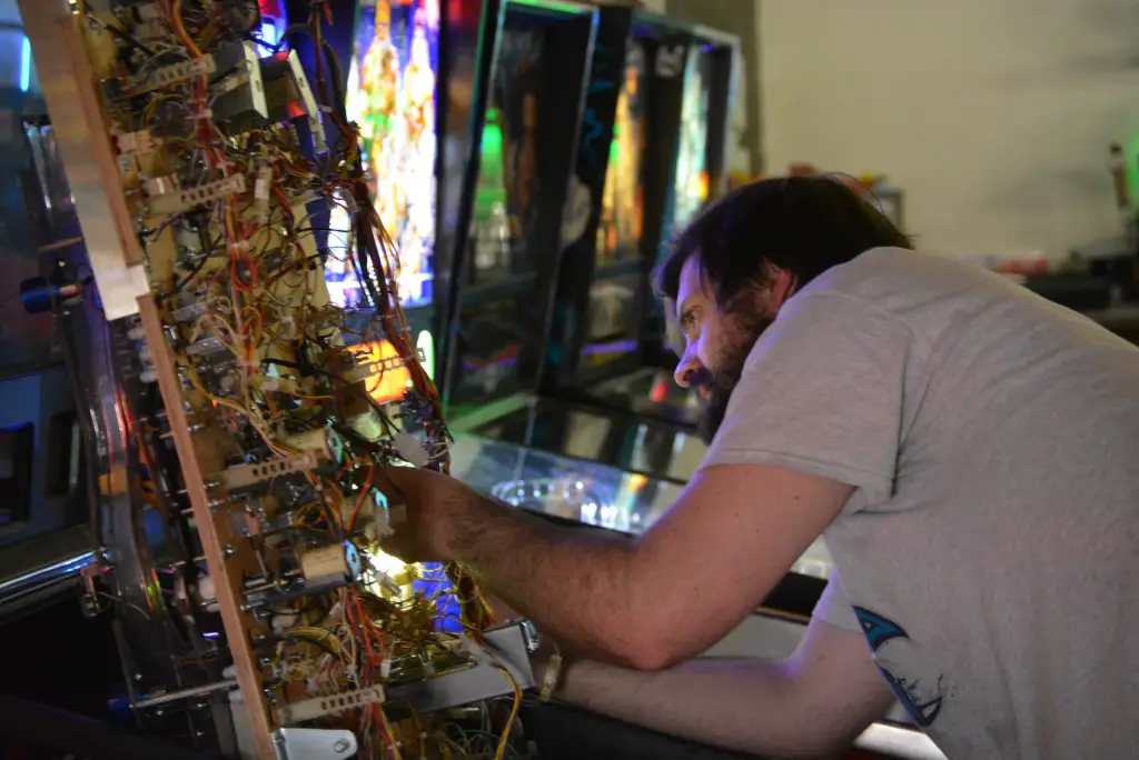 Super Abari Arcade Owner Zachary Pulliam Talks Pinball, Arcades & the State of the Gaming Community